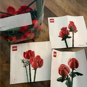 LEGO Red and Green Rose Set